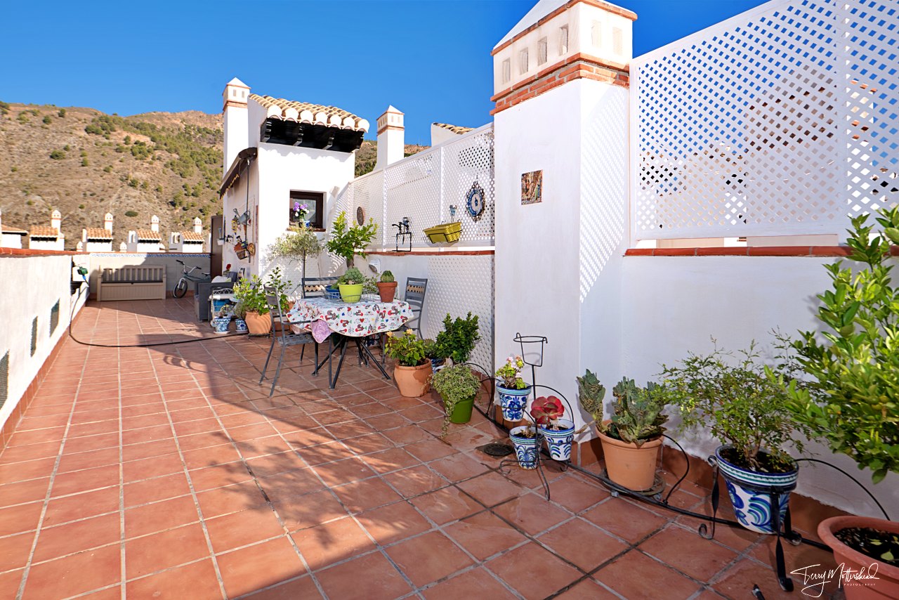 For sale large two bed duplex. Roof terrace and parkingprivate 3